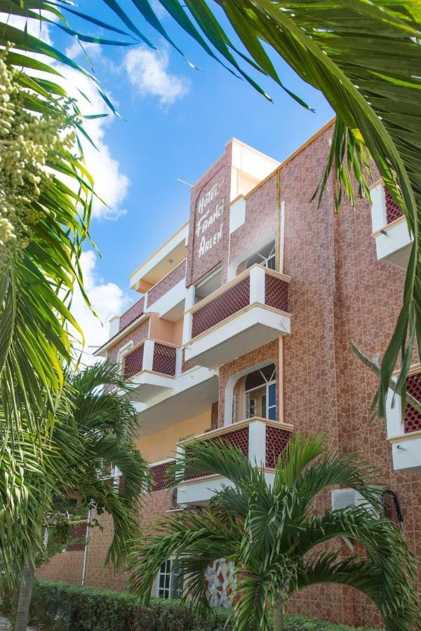 Hotel Francis Arlene Adults Only إيسلا موخيريس المظهر الخارجي الصورة