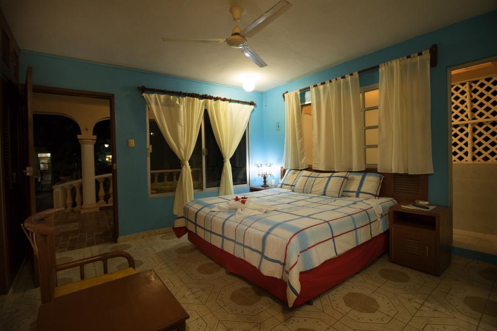 Hotel Francis Arlene Adults Only إيسلا موخيريس المظهر الخارجي الصورة